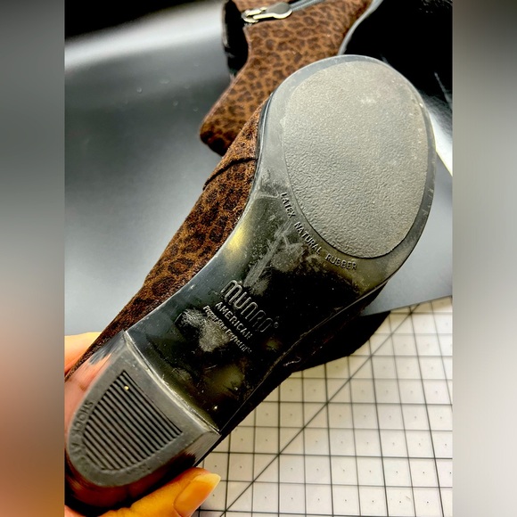 Munro American Taylor Leopard Print Ankle Boots 6.5 Wide - Picture 6 of 7